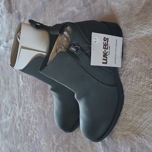 NWT! Women's size 8.5